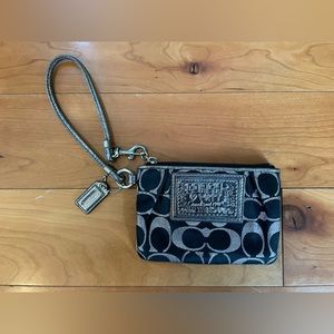 Coach Outlet Poppy mini wristlet